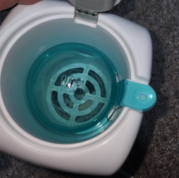 The First Years bottle warmer & sanitizer - Picture 7 of 9